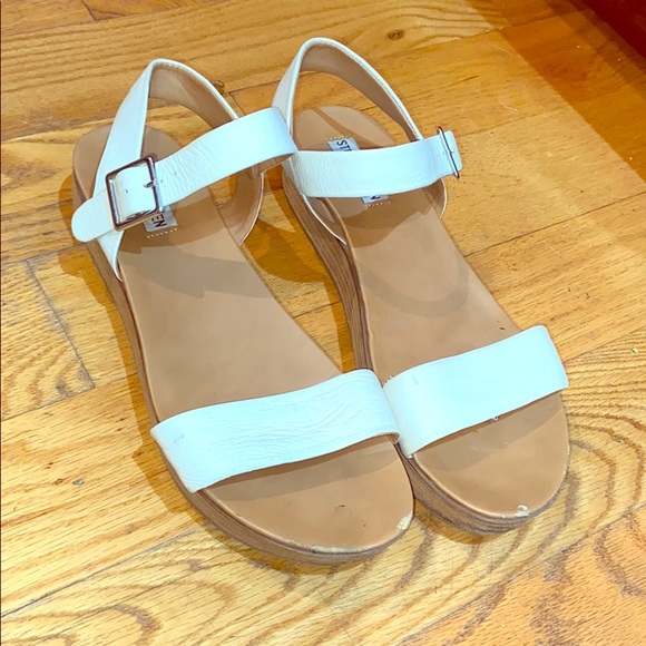 aida platform sandal